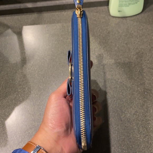 Authentic Ferragamo Wallet - Picture 6 of 12